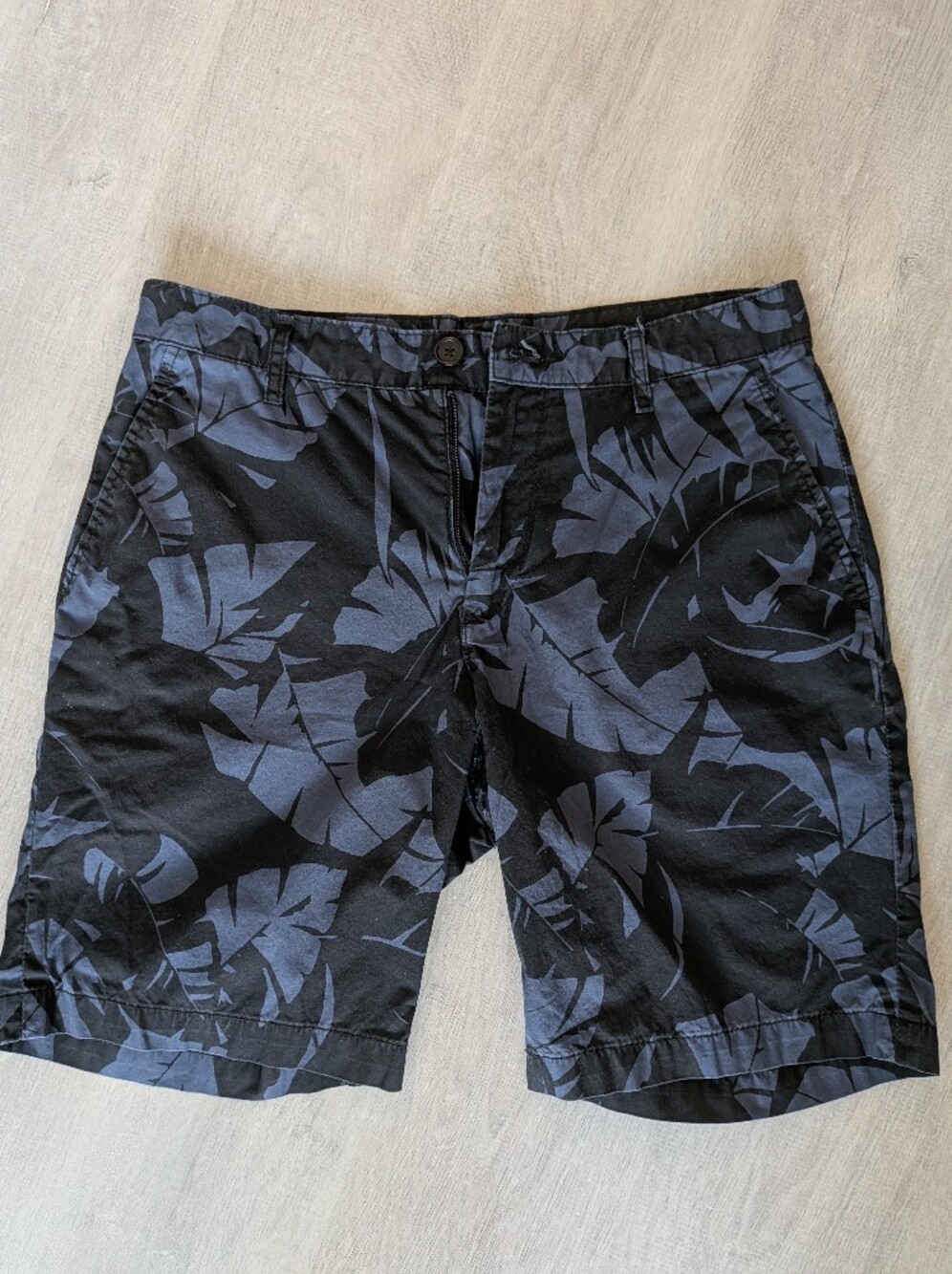 H&M mens Hawaiian Patterned shorts